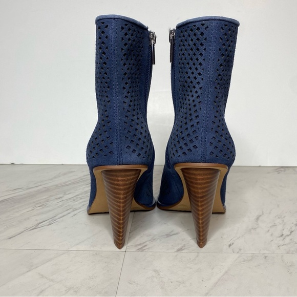 Vince Camuto Yolandal Blue Cutout Suede Pointy Toe Heeled Bootie 6M - Picture 3 of 14